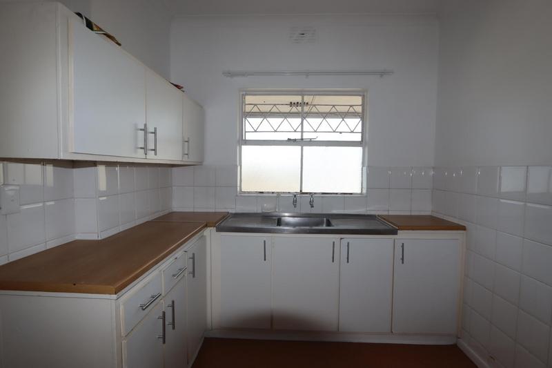 To Let 2 Bedroom Property for Rent in Lansdowne Western Cape